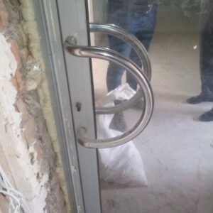 Дверная ручка из нержавейки